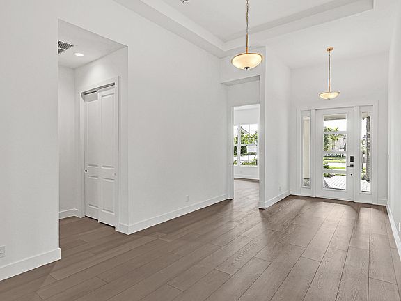 4th image of 12161 Arbordale Way