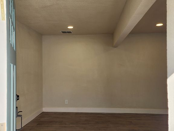 3rd image of 1009 W Paschal St #A