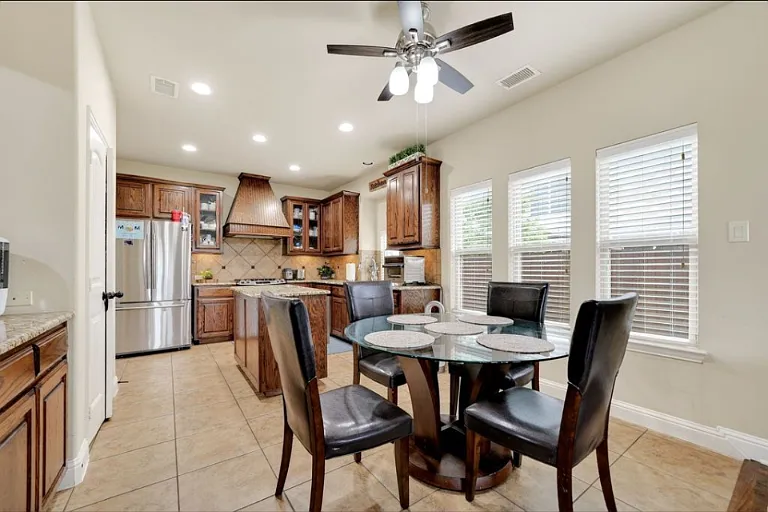 1104 Brendan Dr — Photo 33