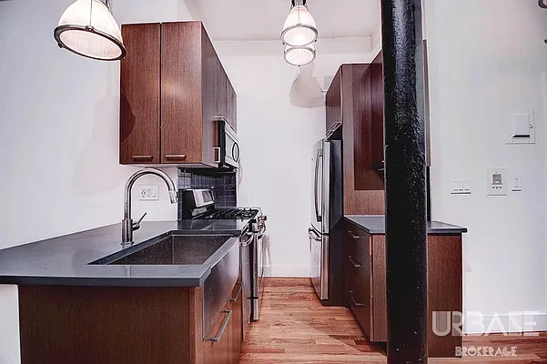 Rented by Urbane Brokerage | media 17