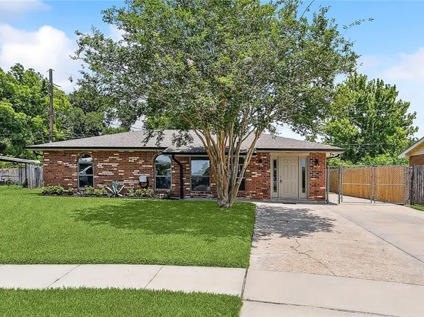 1801 Kingfisher Dr, Saint Bernard, LA 70085