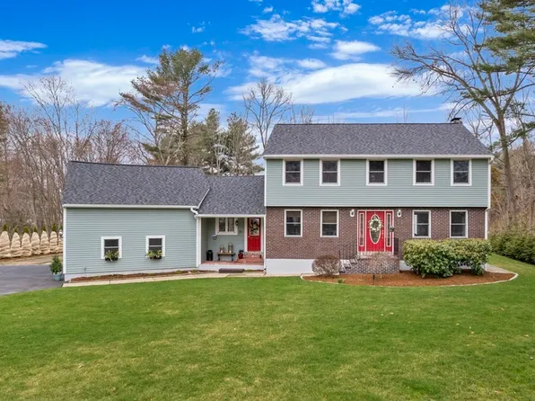 31 Heritage Dr, North Easton, MA 02356
