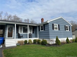 40 Circle Dr, North Branford, CT 06471