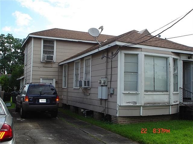 1st image of 9405 Palm St