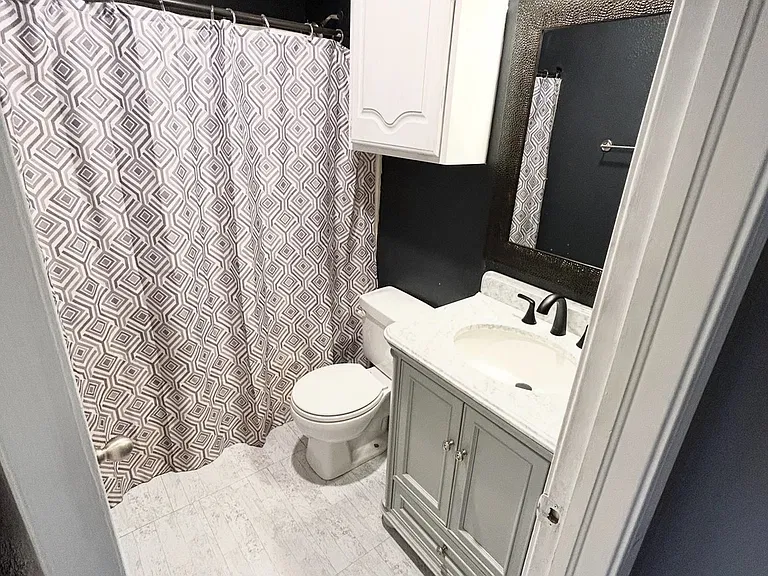 2229 W Quinton St — Photo 9