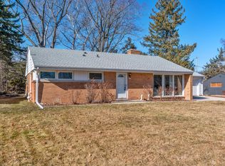 8837 North Navajo ROAD, Bayside, WI 53217