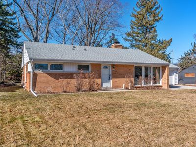 8837 North Navajo ROAD, Bayside, WI, 53217