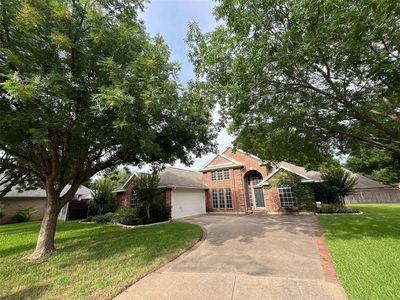 415 Montreal Ct, Hurst, TX, 76054