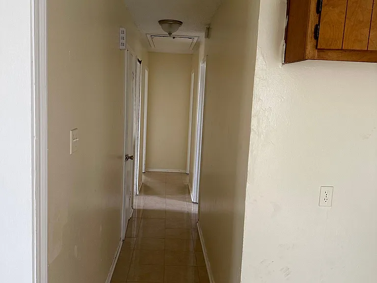 2616 Ontario St — Photo 3