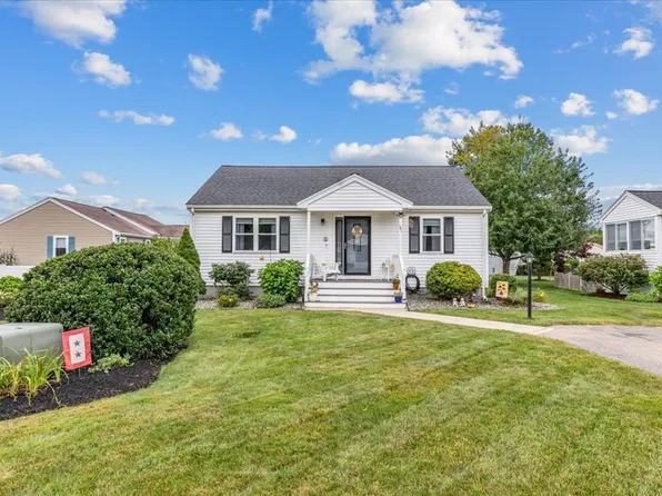 141 Crystal Water Dr #141, East Bridgewater, MA 02333