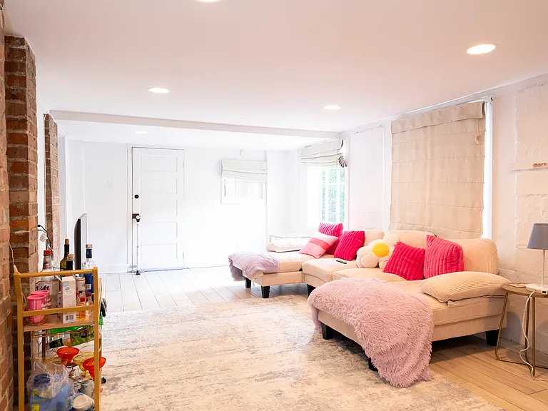 1023 Lowerline St — Photo 6