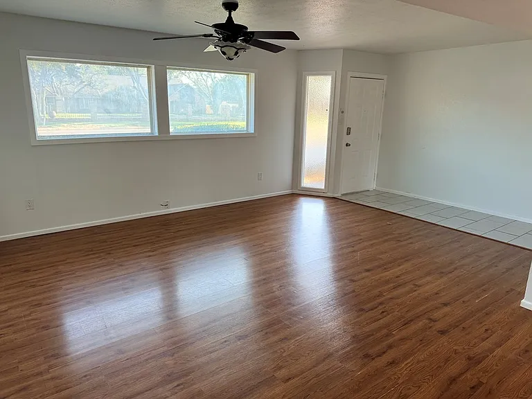 1215 Neely Ave — Photo 4