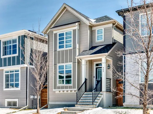 462 W Walgrove Way SE, Calgary, AB T2X 4E9