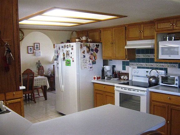 2nd image of 1673 E Monreal Ln