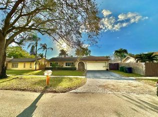 5007 SW 105th Ave, Cooper City, FL 33328