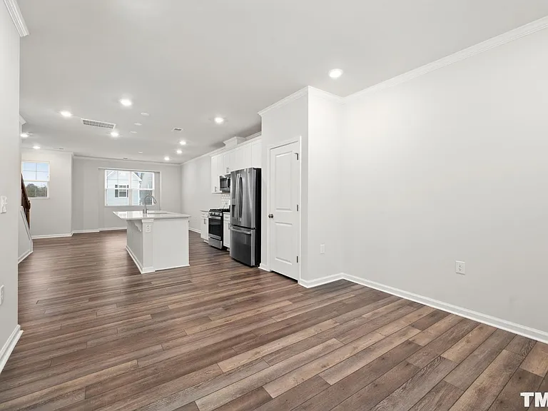 742 Cormiche Ln — Photo 9