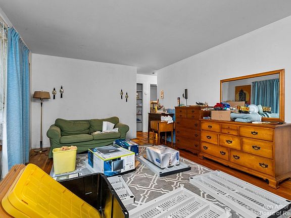 2nd image of 3445 Fernwood Ave