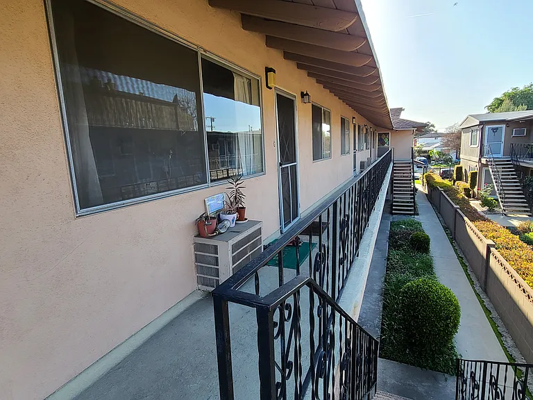 1104 S Marengo Ave #F — Photo 14