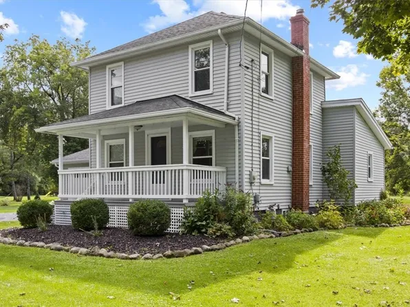 757 State St, Mumford, NY 14511