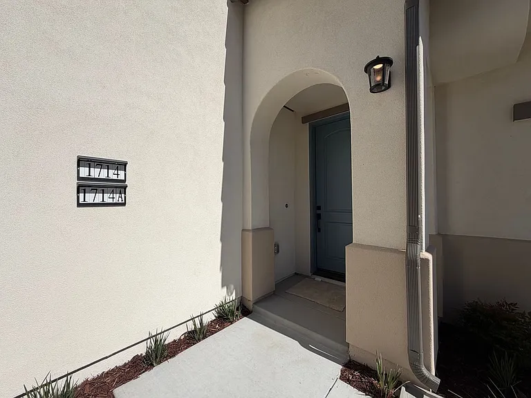 1714 River Vista Way — Photo 2