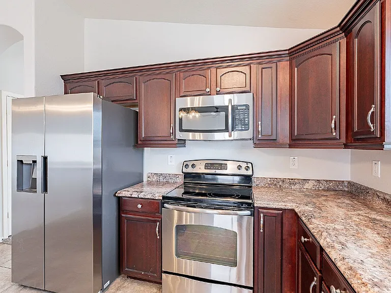 5054 S 235th Dr — Photo 12
