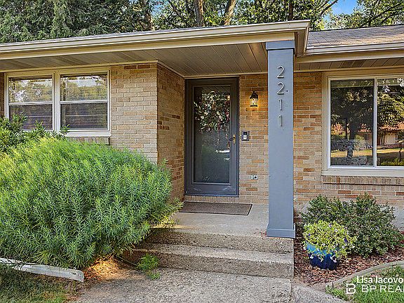 2nd image of 2211 Clover Dr NW