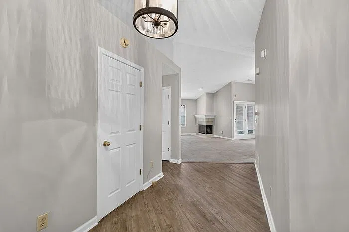 3 bed, 2.0 bath, 1413 sqft, $2,250 — Photo 4