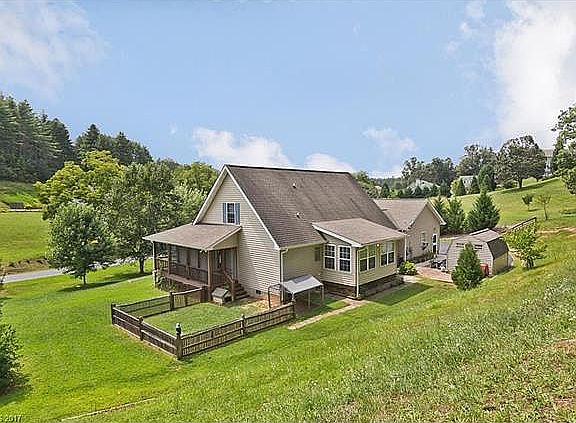 2nd image of 625 Brook Knoll Cir