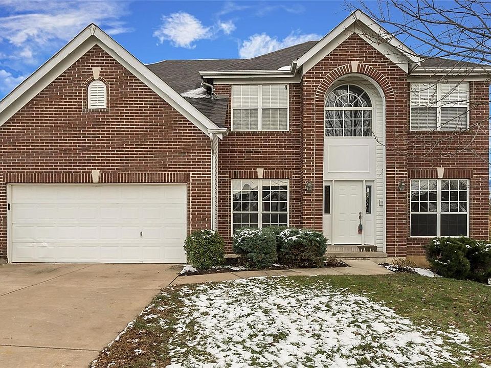 Welcome to Villages at Hutchings Farm. This two story with 2,836 sq ft home is nestled into a quiet cul-de-sac just off Hwy K.