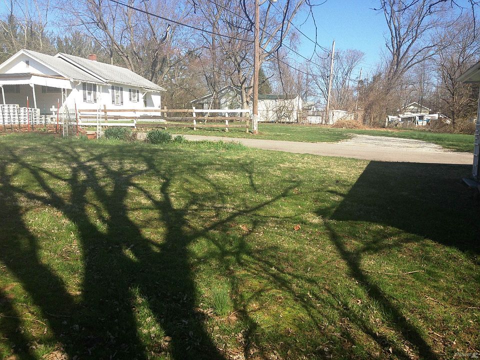 BackYardFromSeCornerLookingNorth