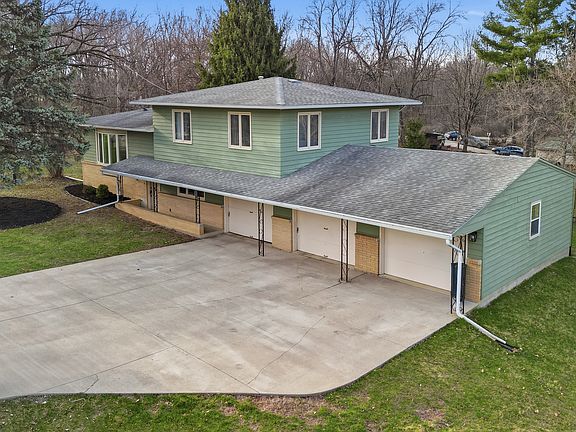 3rd image of 702 Highcrest Rd