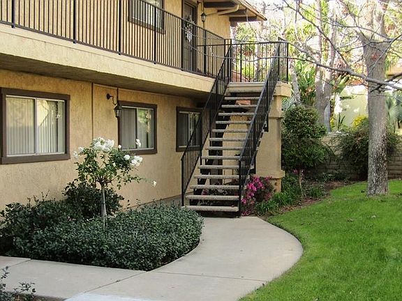 5th image of 180 N Vermont Ave APT 1I