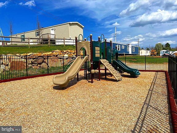 5th image of 2140 Horseshoe Park