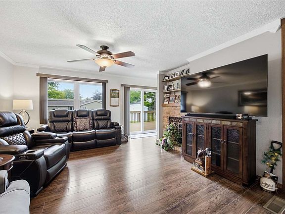 5th image of 107 Sunrise Dr