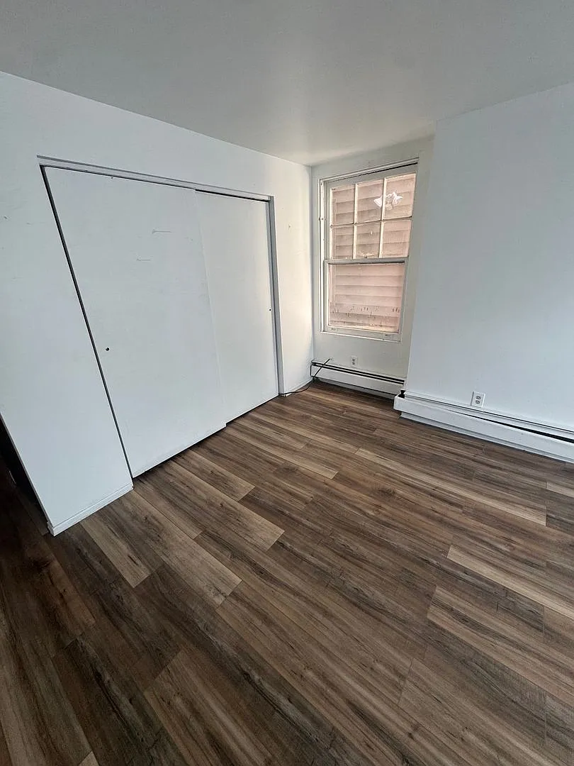 640 College St. — Photo 3