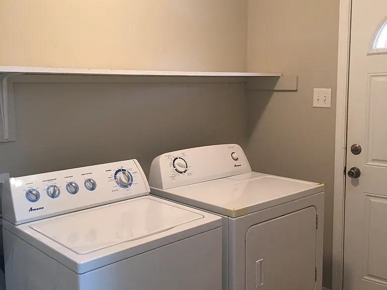 4907 Loyola Ave — Photo 11