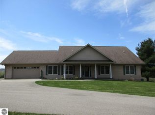 2655 Runway Rd, Frankfort, MI 49635
