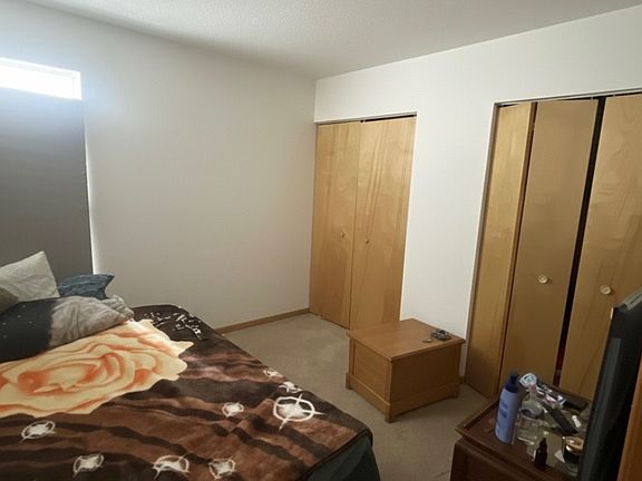 5th image of 1527 Blake Ave #1-109