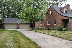 1134 Acorn Dr — Photo 2
