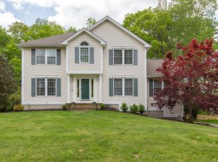 9 Rockbound Rd, Bedford, NH 03110