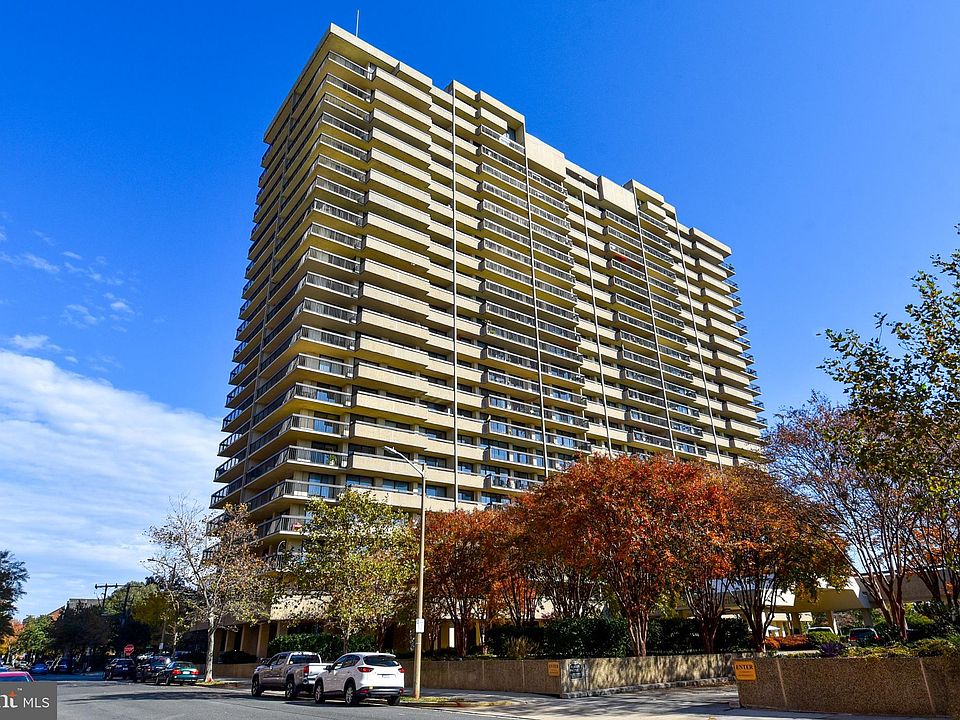 1st image of 400 Madison St APT 1901