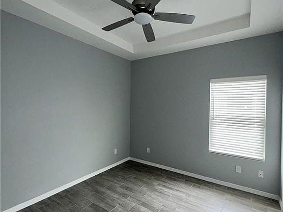 5th image of 429 E Acacia Ave #1