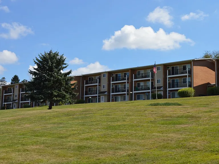 Crestview — Photo 1