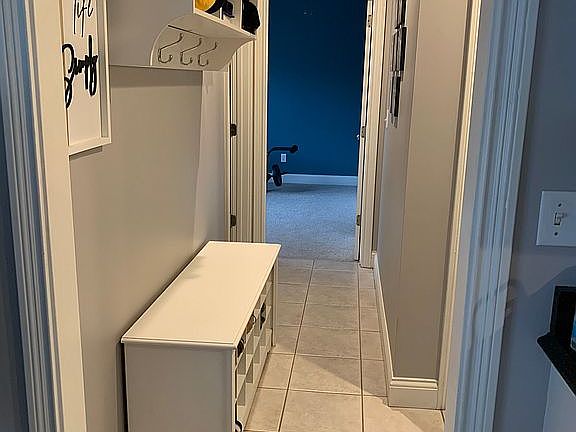 5th image of 2744 Meadowcrest Dr