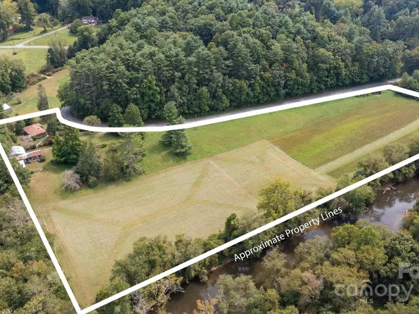 1543 Talley Rd, Hendersonville, NC 28739