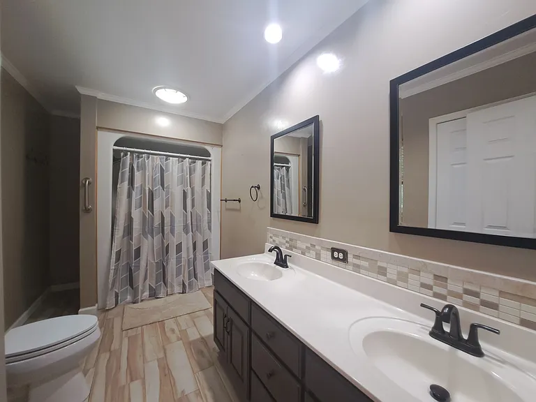 11 Roberts Rd — Photo 16