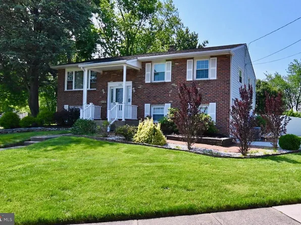 125 Glenbrook Dr, Mount Laurel, NJ 08054