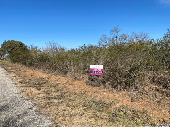 410 CR 1629 LOT 2, Moore, TX 78057