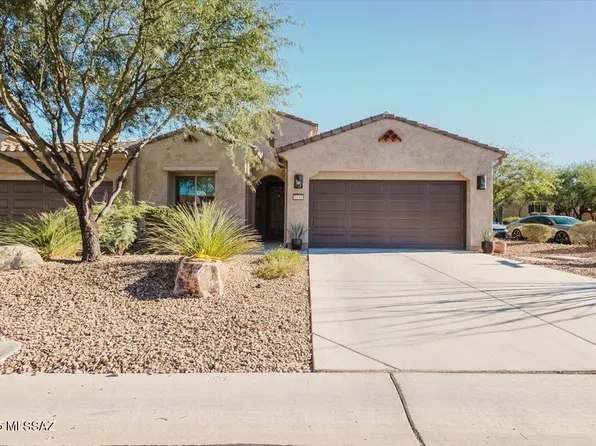 1110 N Broken Hills Dr, Green Valley, AZ 85614