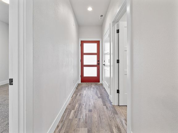 5th image of 1168 W Ridge Dr